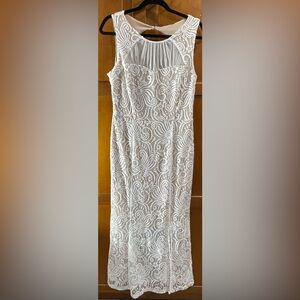 Chic Off-White Lace Dress